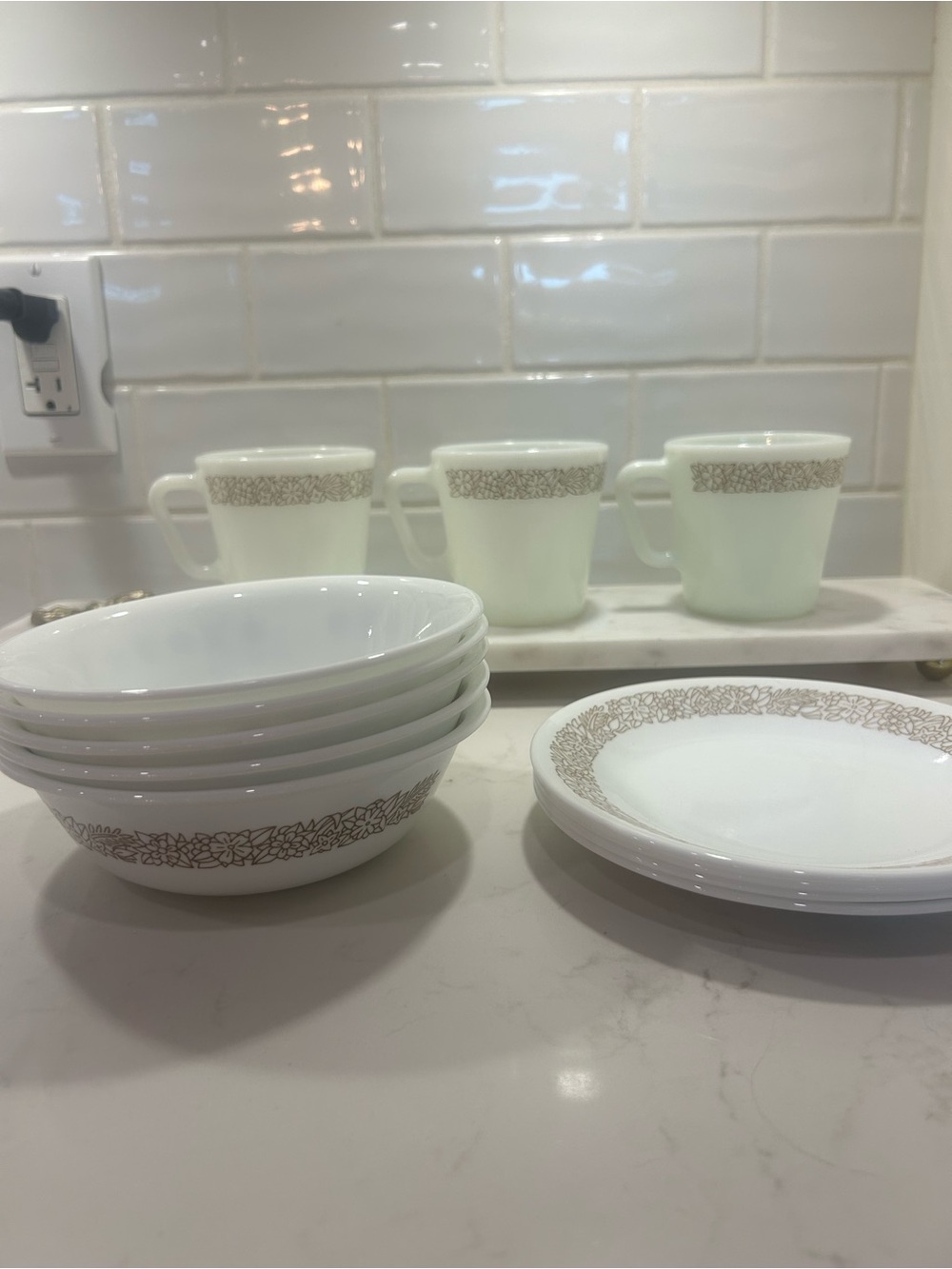 Vintage Set of 11 pieces. Corelle Woodland Brown